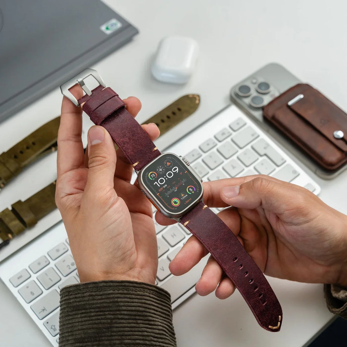 Leather Apple Watch Strap R01 – Italian Vegetable-Tanned Leather | 44mm, 45mm, 46mm & 49mm