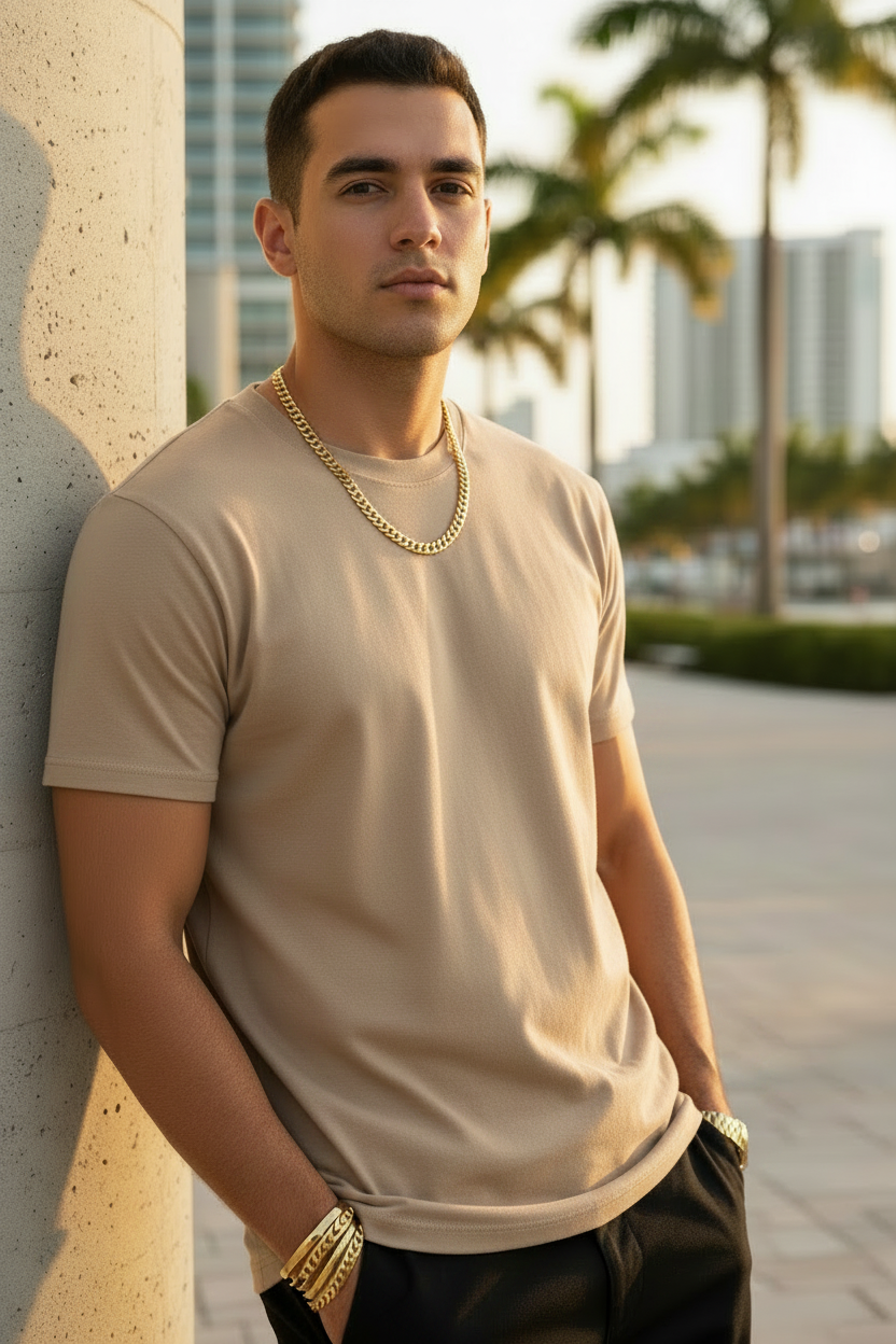 Sandy tee muscular minimalist model